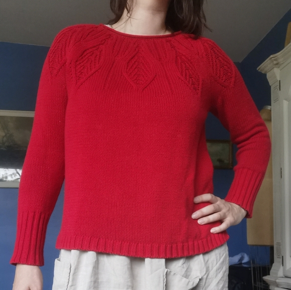Red sweater - Picture 6 of 10